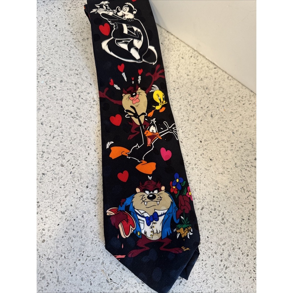 Looney Tunes Mania Valentines Day Taz Daffy Tweety Hearts 100% Silk Necktie